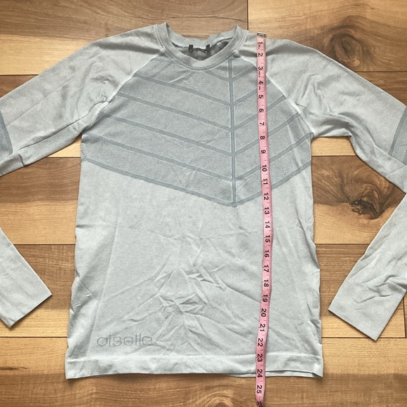 Oiselle Birds Of A Feather Long Sleeve Tee - Picture 6 of 9